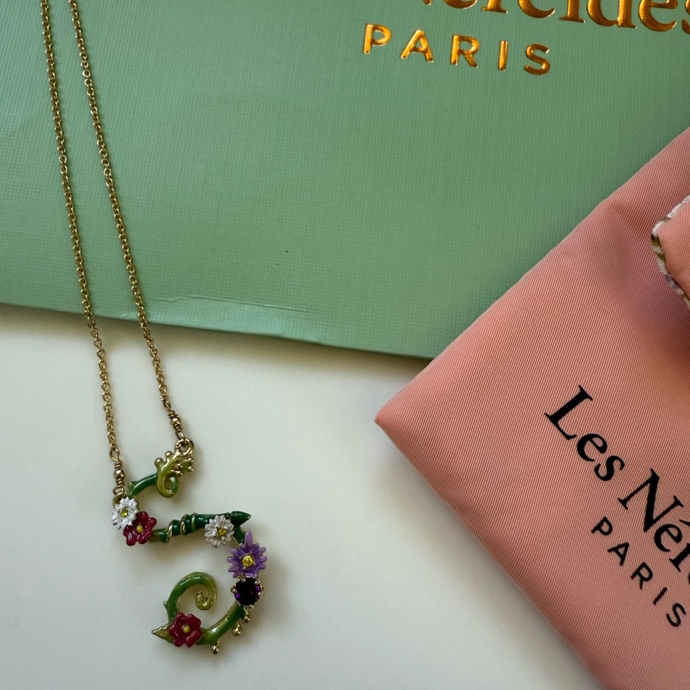 Les Néréides Letter S